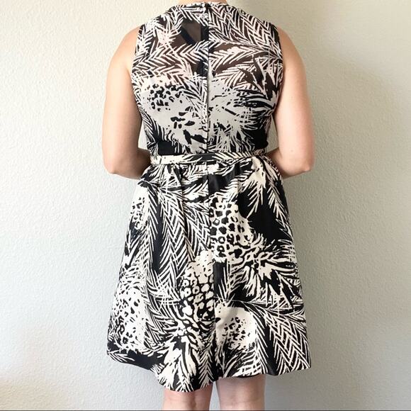 Taylor Tropical Botanical Pineapple Fit & Flare Dress Size 10 - Picture 3 of 7